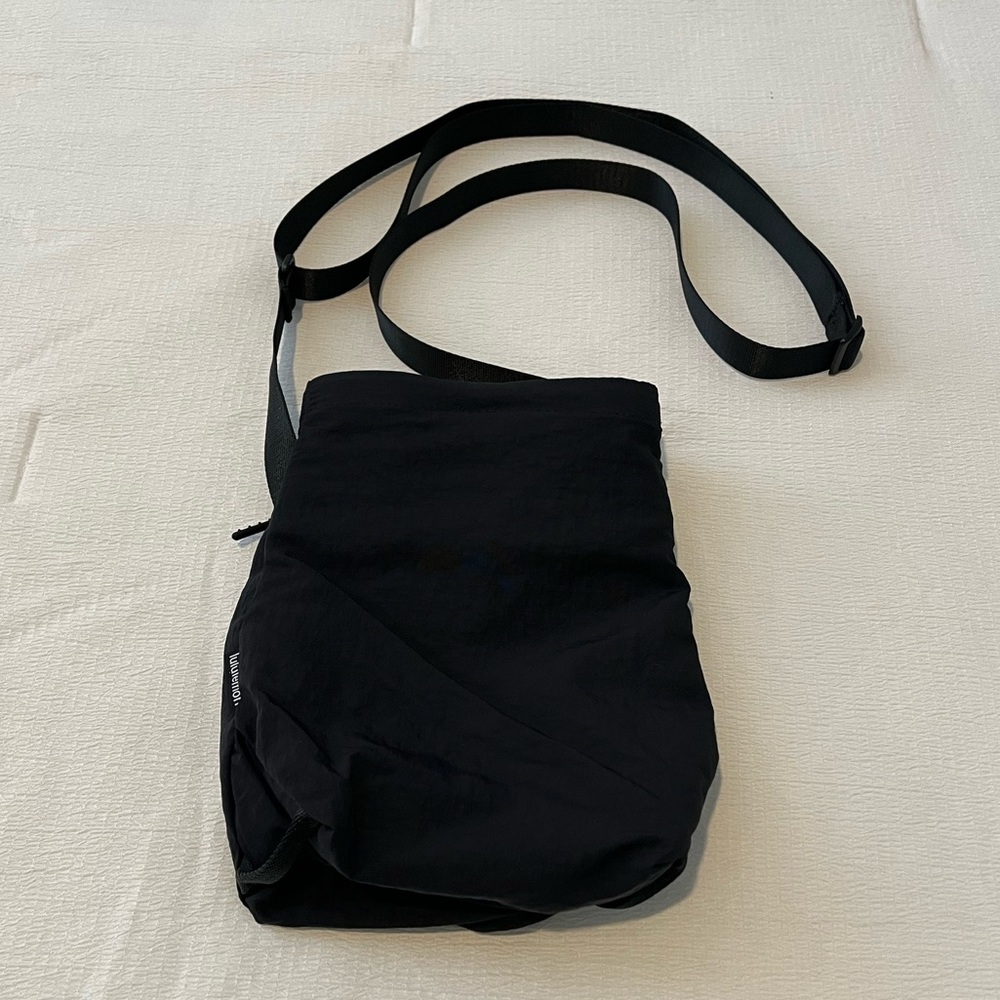 Lululemon Waterbottle Crossbody bag
